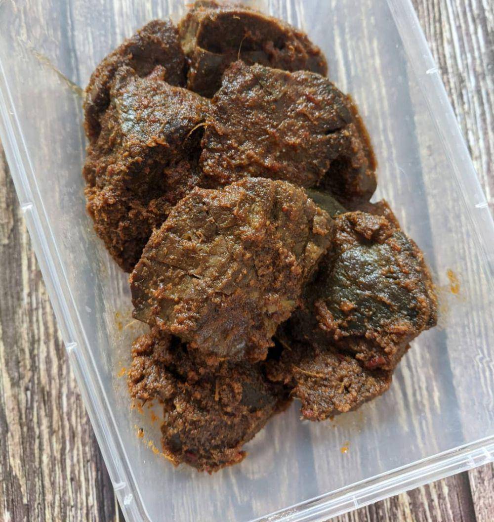 Rendang paru (instagram.com/yanesthi)