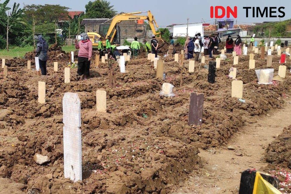 Suasana TPU Rorotan pada Jumat (9/7/2021). (IDN Times/Uni Lubis)