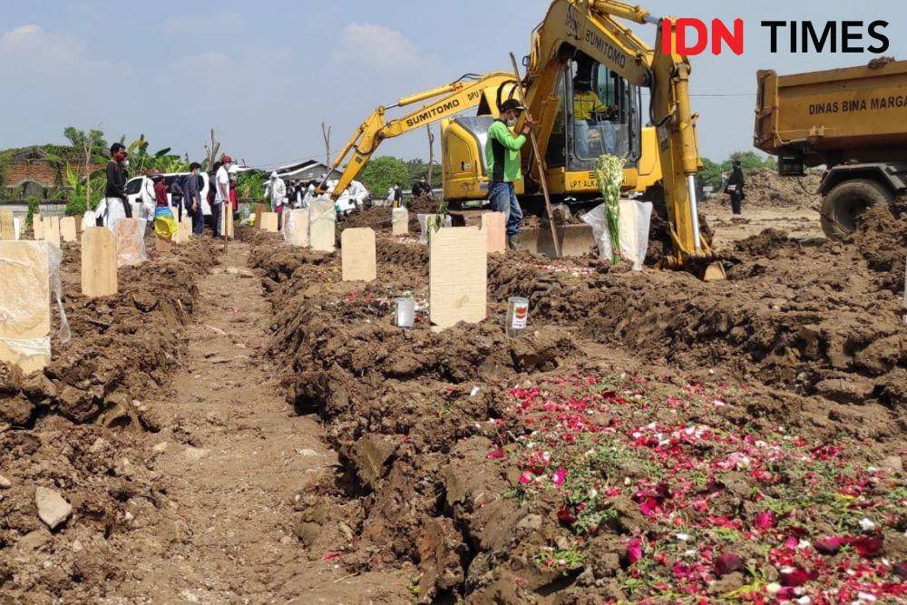 Suasana TPU Rorotan pada Jumat (9/7/2021). (IDN Times/Uni Lubis)