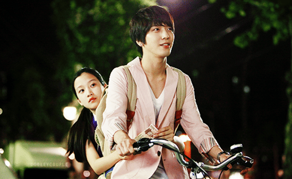 Moon Ga Young dan Jung Yong Hwa (Dok. MBC via asianwiki.com)