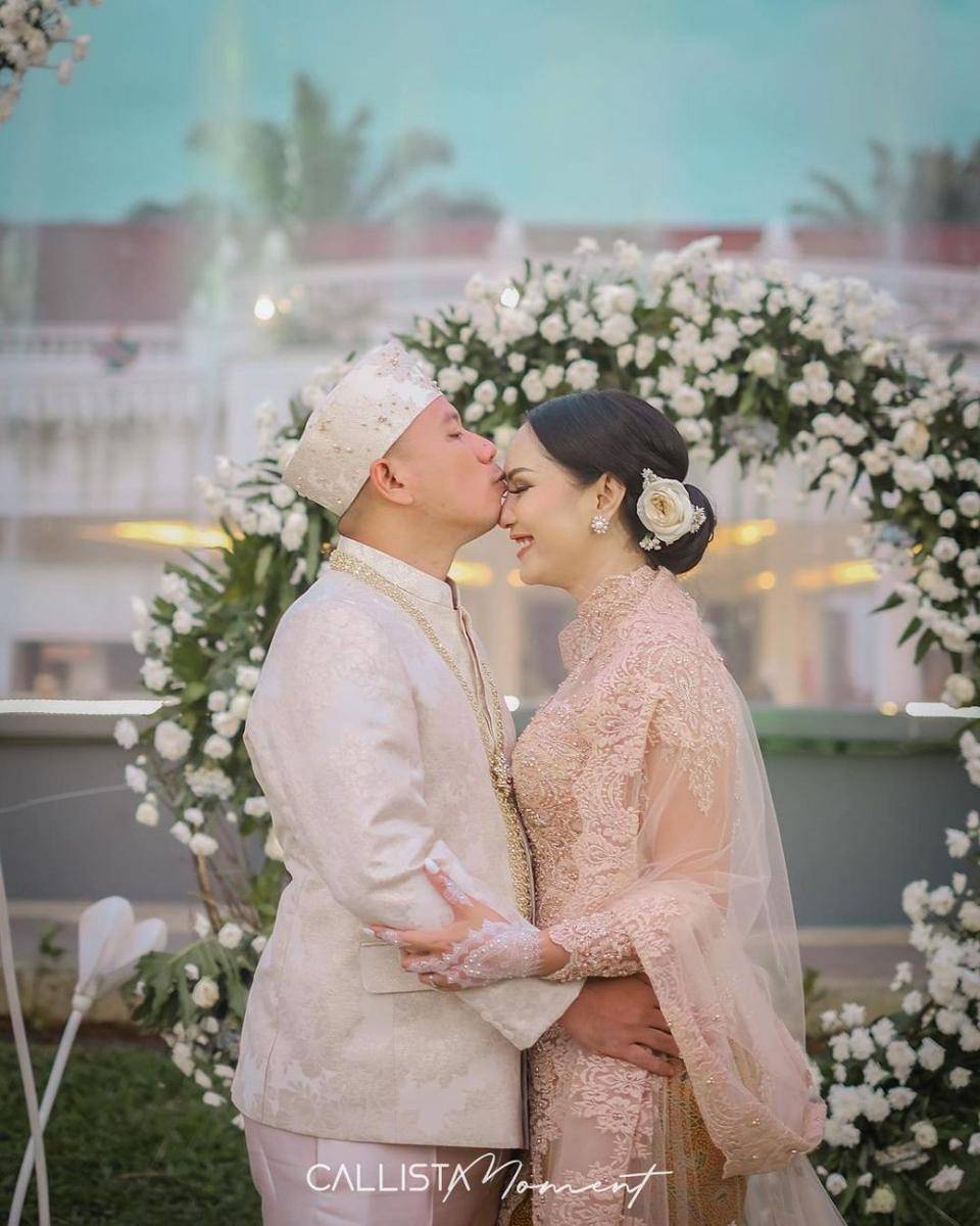 Kalina Octarani dan Vicky Prasetyo (@bgjphoto, @callista_moment via instagram.com/kalinaocktaranny)