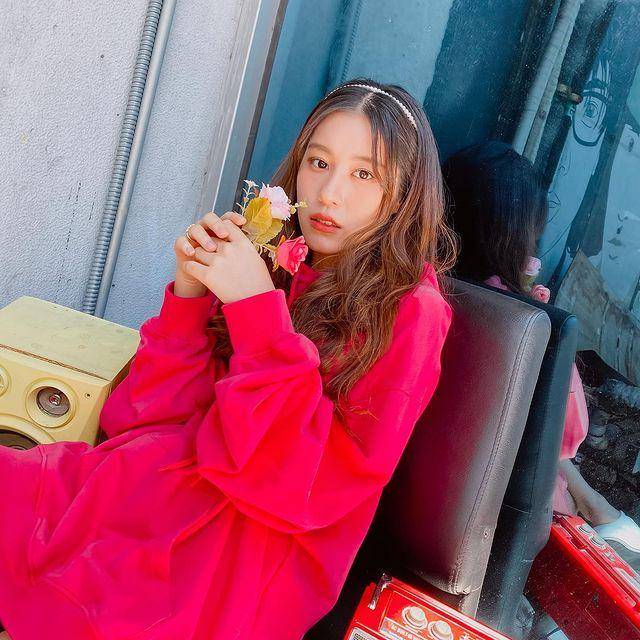 Ciize Apichaya (instagram.com/ciizezphr)
