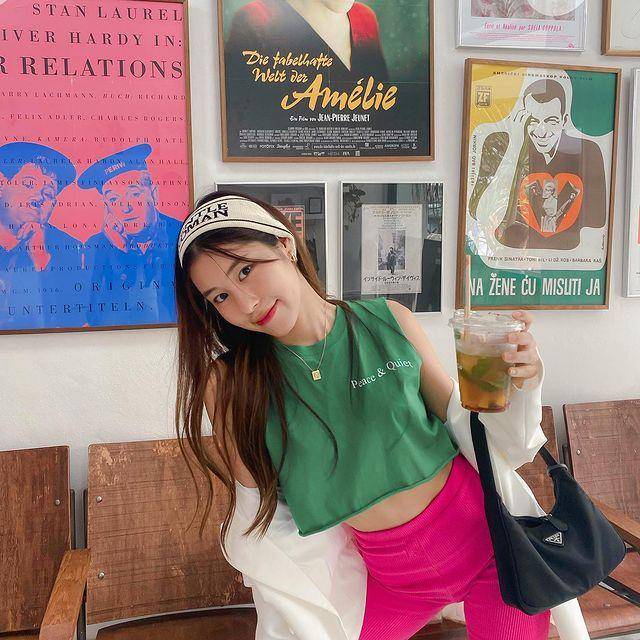 Ciize Apichaya (instagram.com/ciizezphr)