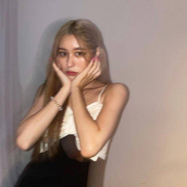 Ciize Apichaya (instagram.com/ciizezphr)