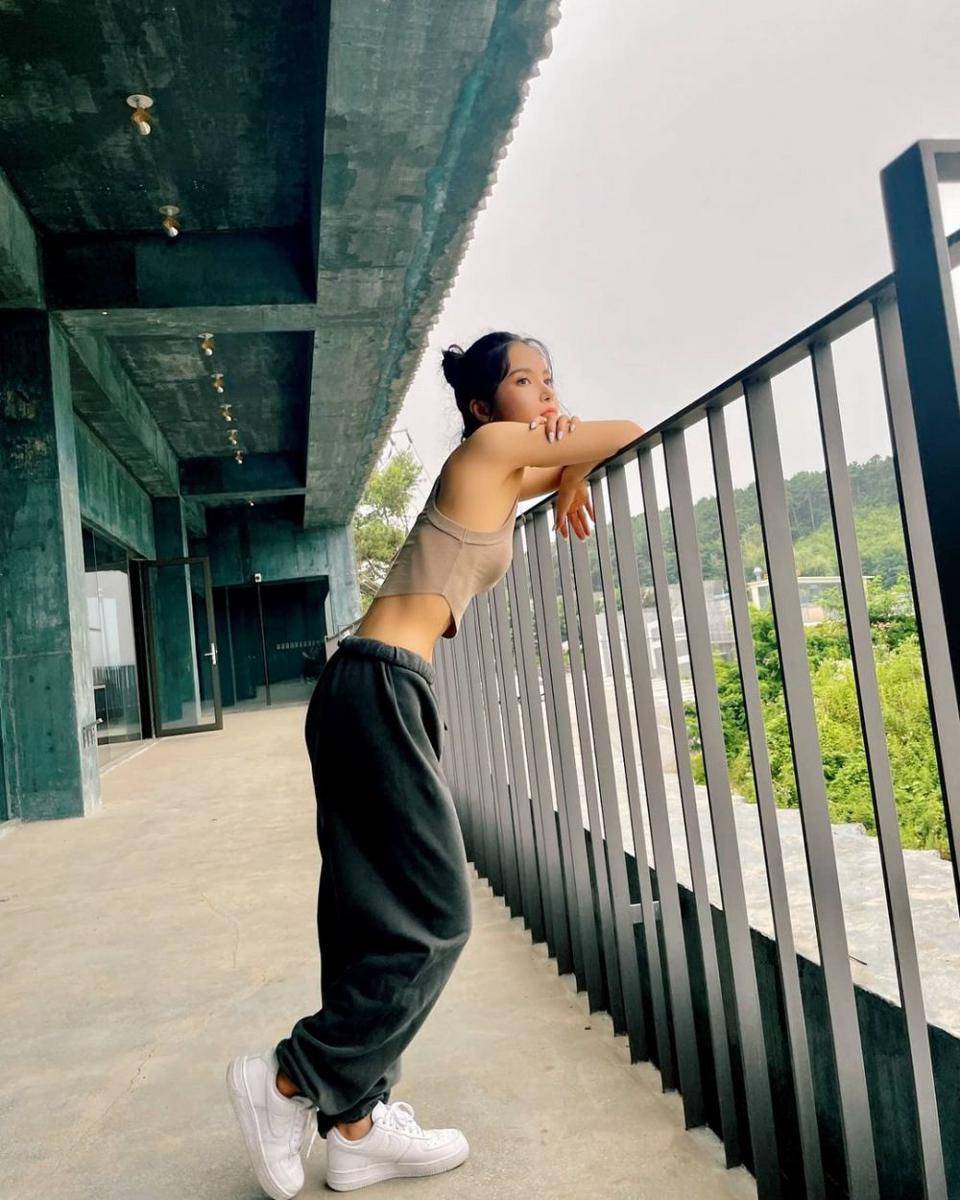Solar MAMAMOO (instagram.com/solarkeem)