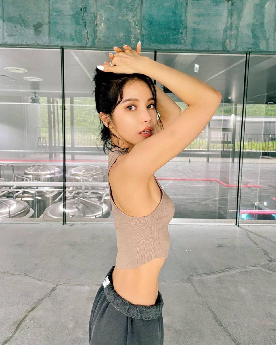 Solar MAMAMOO (instagram.com/solarkeem)