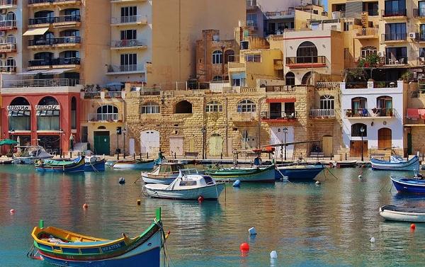 Berantas COVID-19, Malta Larang Semua Turis Datang ke Negaranya