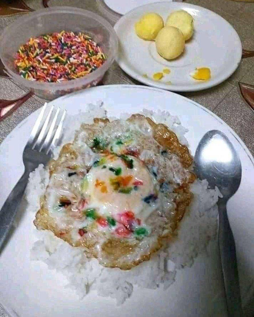 aksi kocak bikin ngakak saat makan (instagram.com/duhreceh.id)