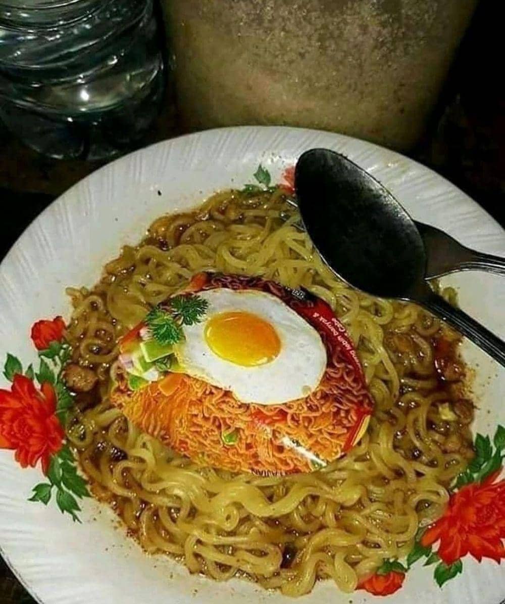 aksi kocak bikin ngakak saat makan (instagram.com/duhreceh.id)