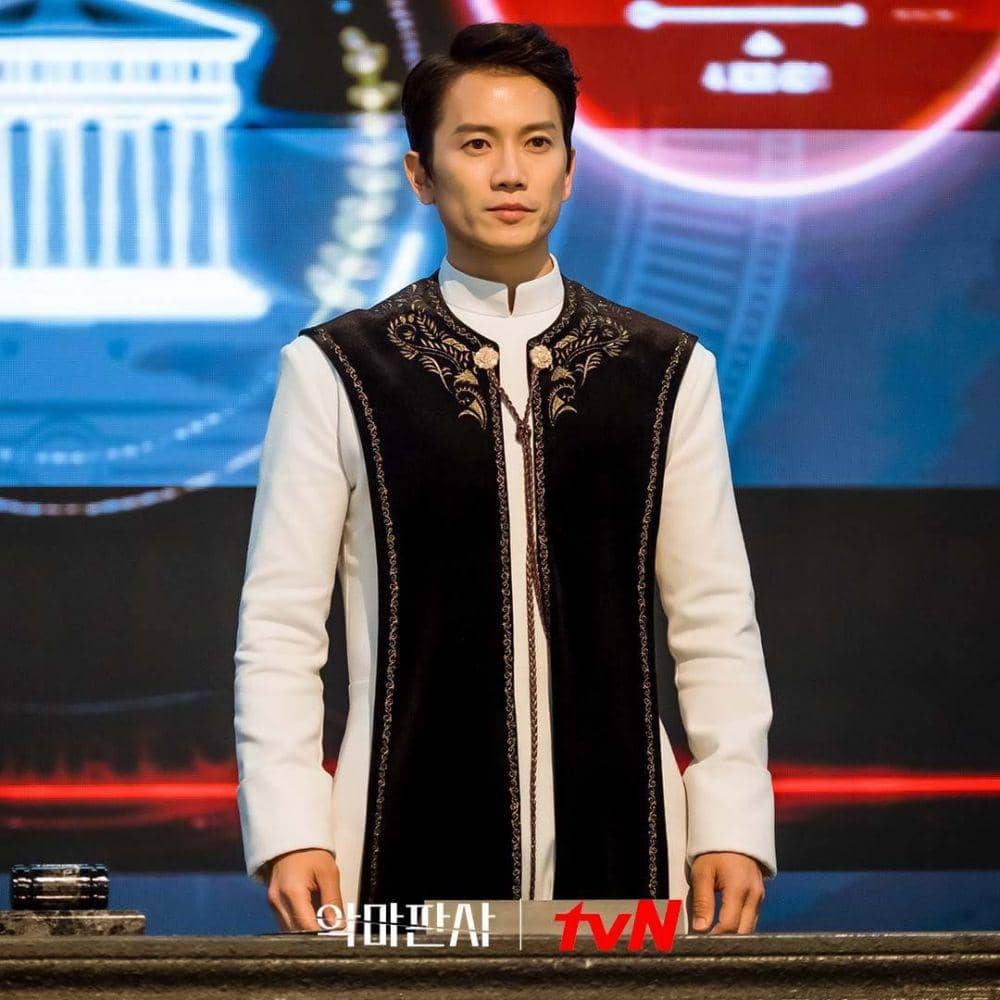 Ji Sung di drama The Devil Judge. (instagram.com/tvndrama.official)