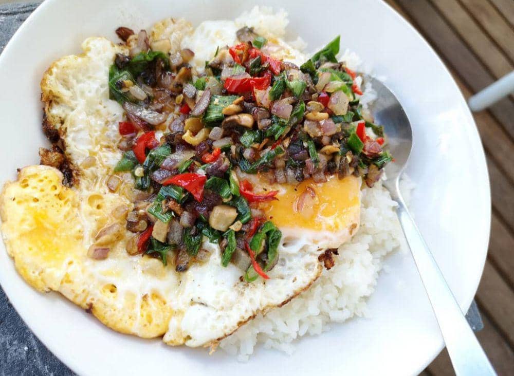 Nasi putih dan telur dadar (instagram.com/tokomayamsterdam)