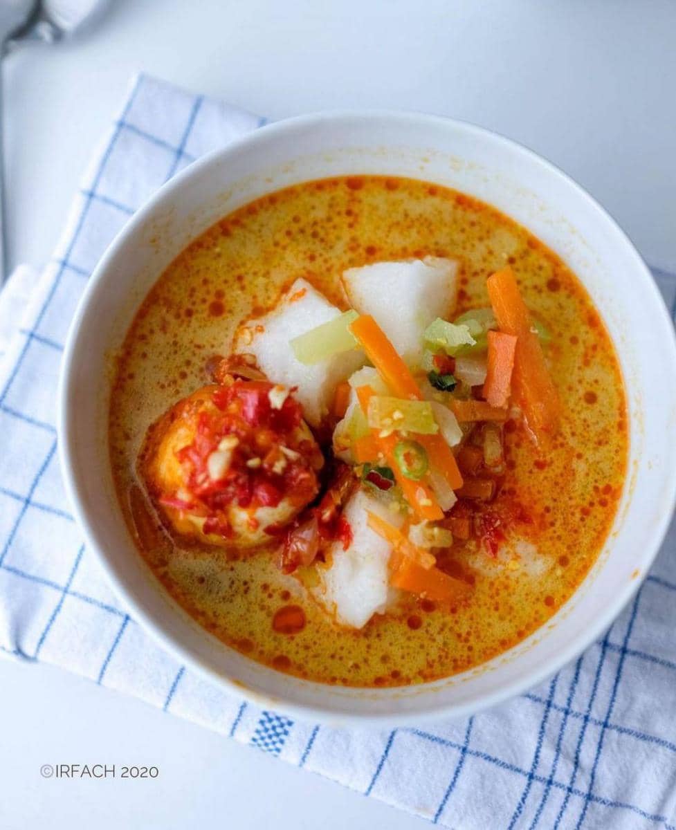 Lontong sayur (instagram.com/irfach)