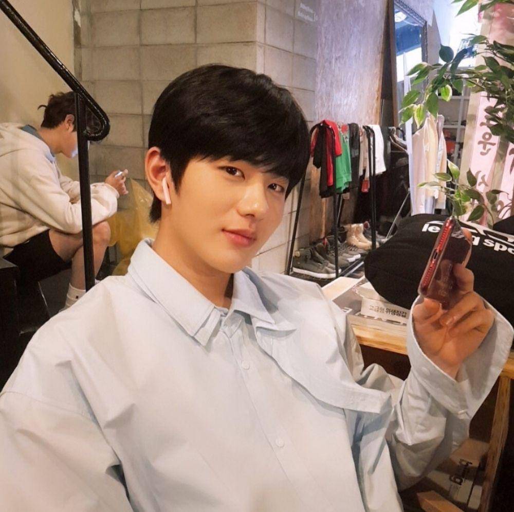 Bomin Golden Child (Instagram.com/official_gncd11)