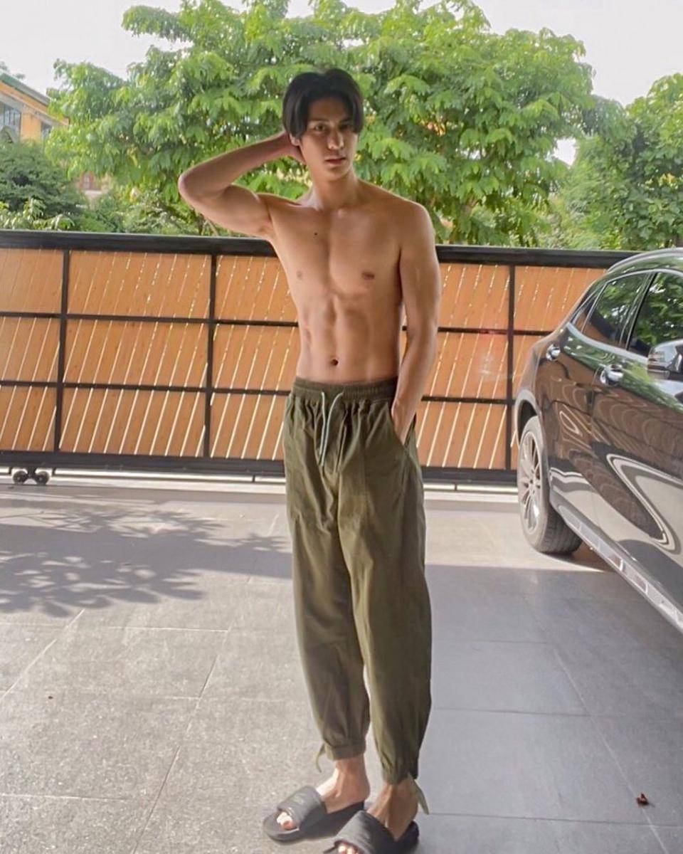 August Vachiravit (instagram.com/aaugust007)