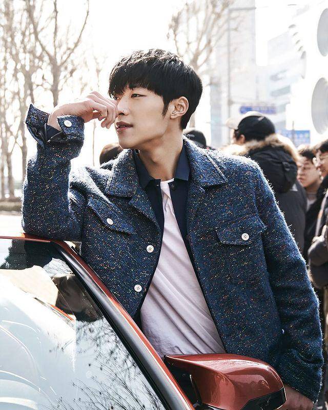 Wo Do Hwan (instagram.com/wdohwan)