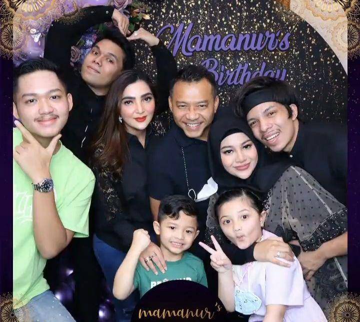 Aurel dan keluarga (instagram/ashanty_ash)