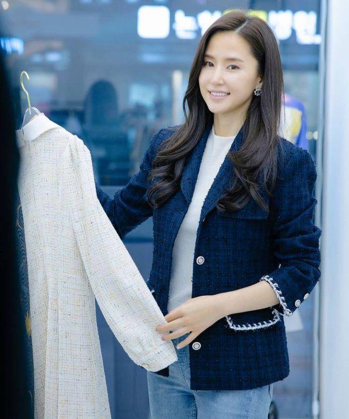 Gong Hyun Joo (instagram.com/konghyunjoo)
