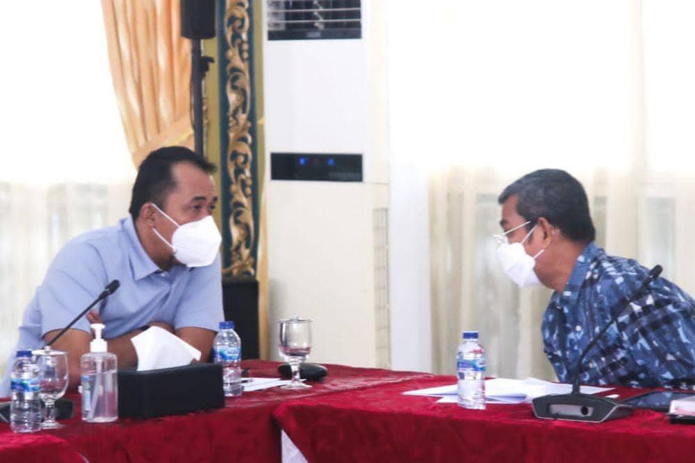 Wakil Wali Kota Medan, H. Aulia Rachman saat mengikuti rapat terkait PPKM Darurat (IDN Times/Dok. Murdani)