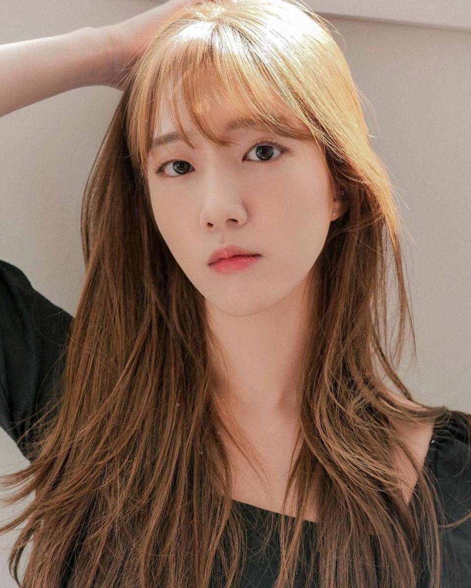 Lee Ji Won (instagram.com/ji_om)