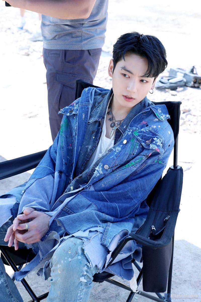 Jungkook (facebook.com/bangtan.official)