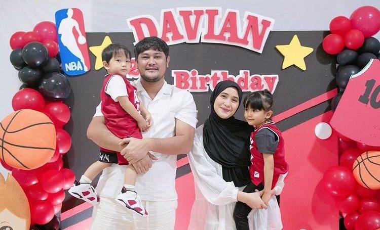 Ultah Davian (Instagram.com/ryana_dea)