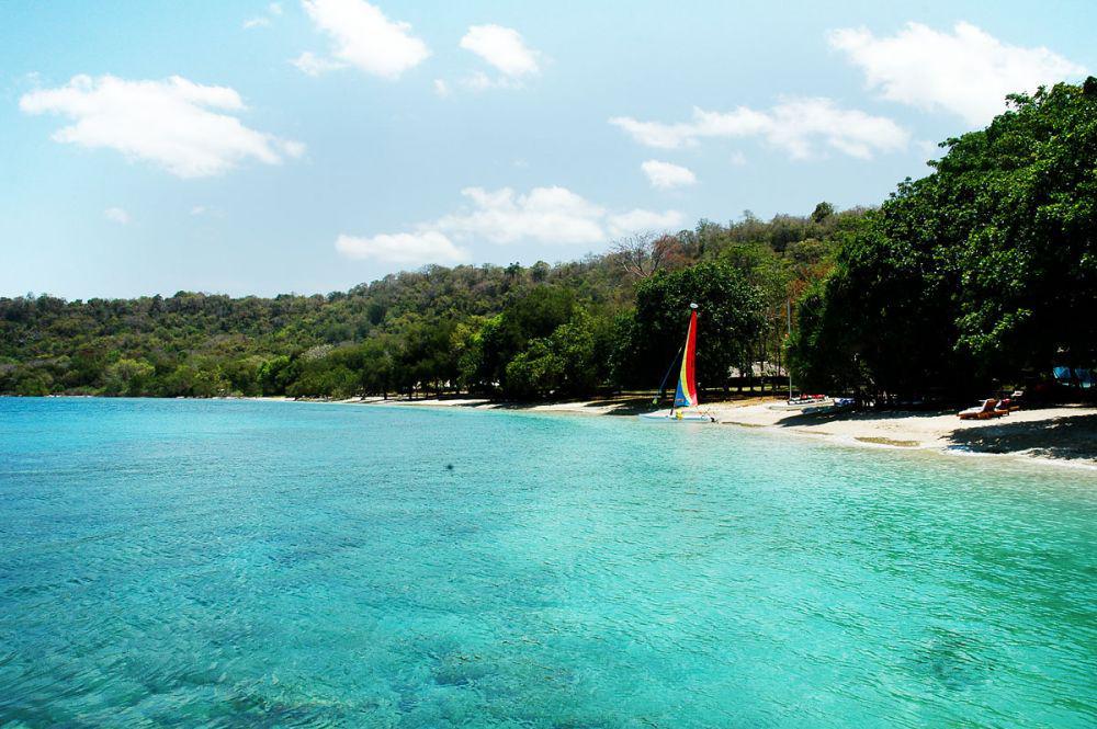 Pesona Pulau Moyo, Tempat Lady Diana Pernah Menenangkan Diri