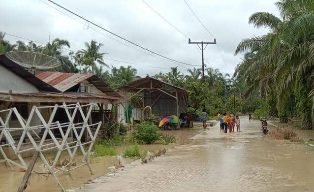 Banjir merendam sejumlah kawasan di Kabupaten Asahan, Sumatra Utara, Minggu (11/7/2021). (Dok BPBD Asahan)