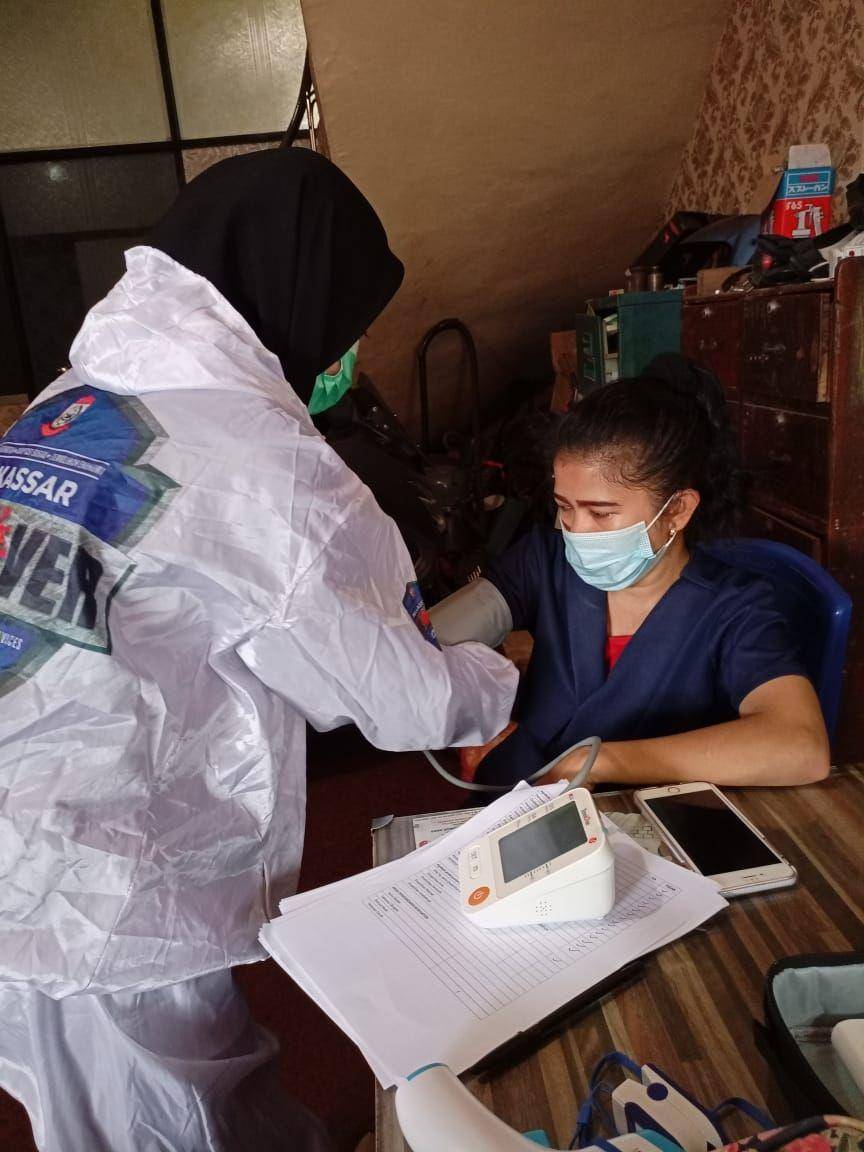 Hari kedua pelaksanaan pendataan warga oleh tim Detektor dan nakes wilayah kelurahan Bontoala Makassar, Sulawesi Selatan, Minggu (11/7/2021). Dok. IDN Times/Master Makassar Recover Kecamatan Bontoala