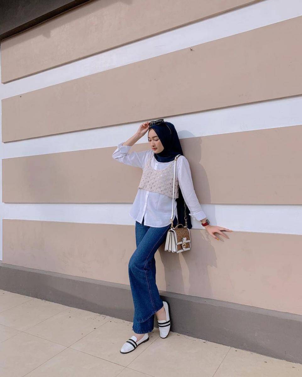 Padu padan vest ala Ingrid Yulika (instagram.com/ingridyulikaa)