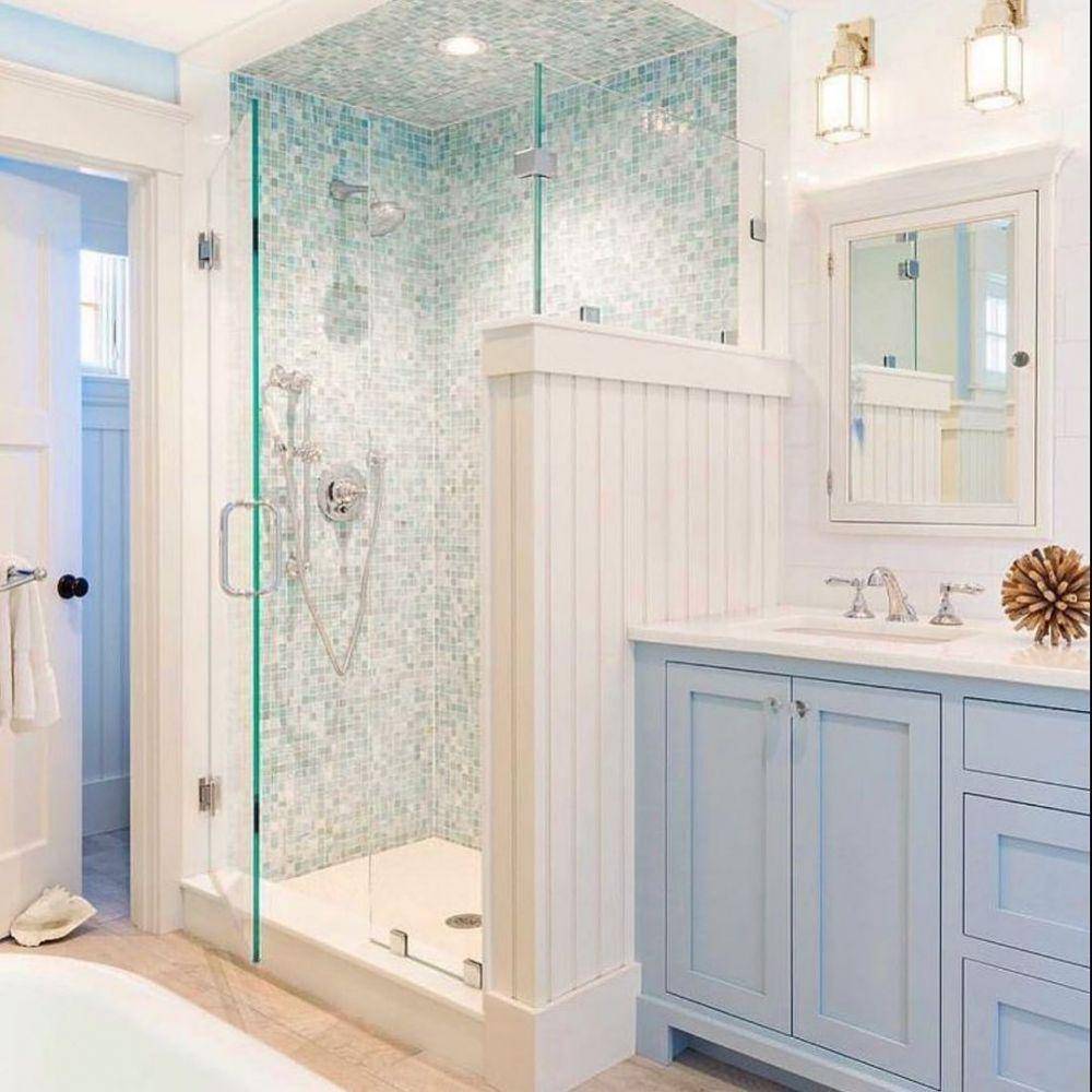 kamar mandi tema nautical (instagram.com/coastaldecor)