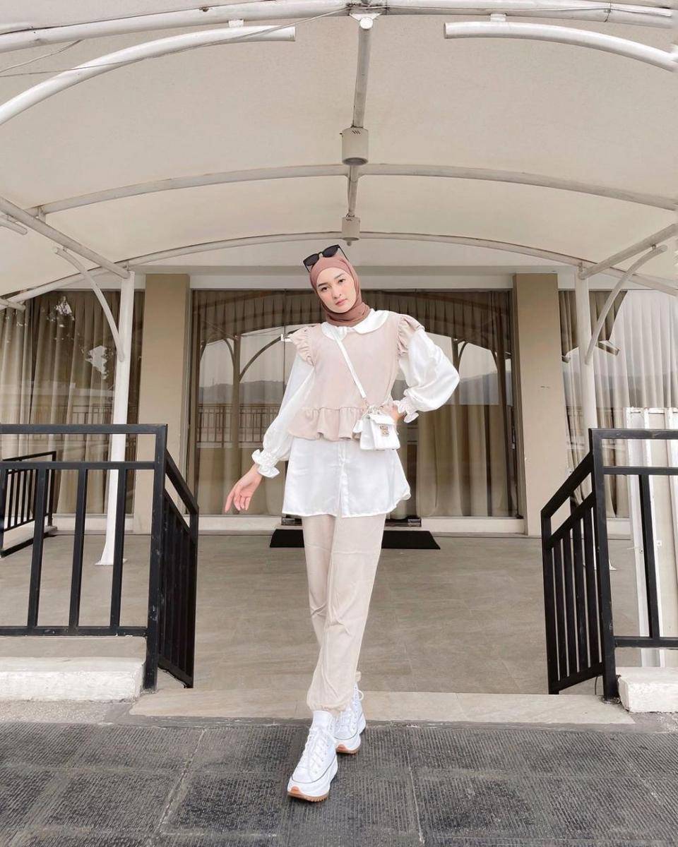 Padu padan vest ala Ingrid Yulika (instagram.com/ingridyulikaa)