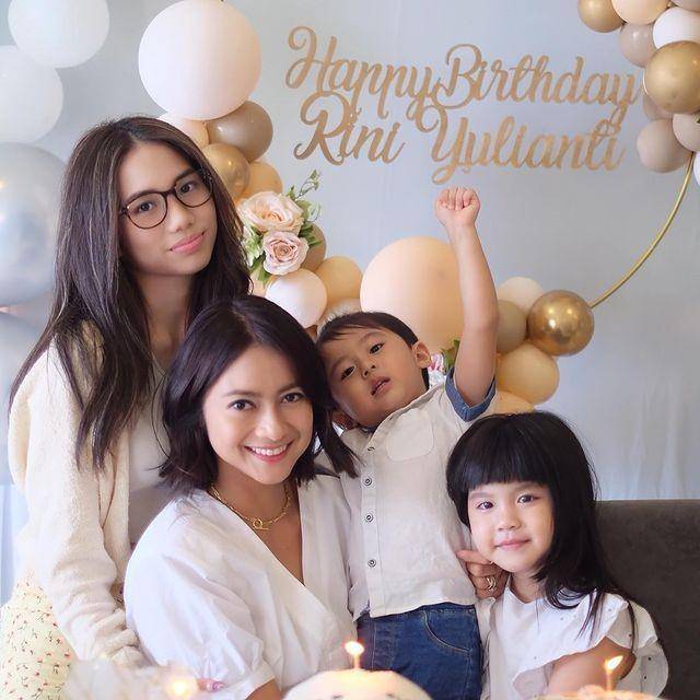 Perayaan ulang tahun Rini Yulianti (instagram.com/riniyulianti)