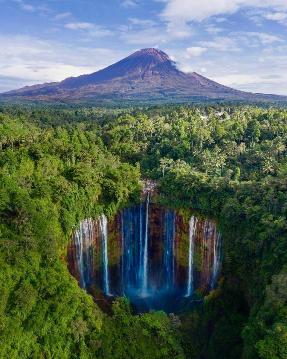 air terjun tumpak sewu (instagram.com/tumpaksewu)