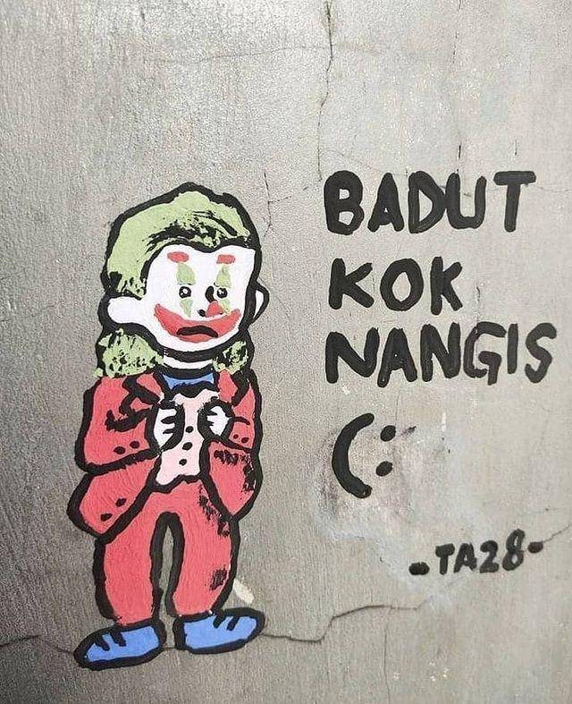 meme jadi badut (instagram.com/wkwkland_real)