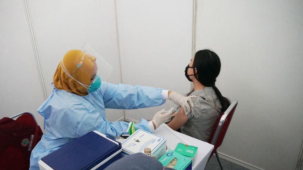 Studi: Vaksin COVID-19 Tidak Berdampak Signifikan pada Menstruasi