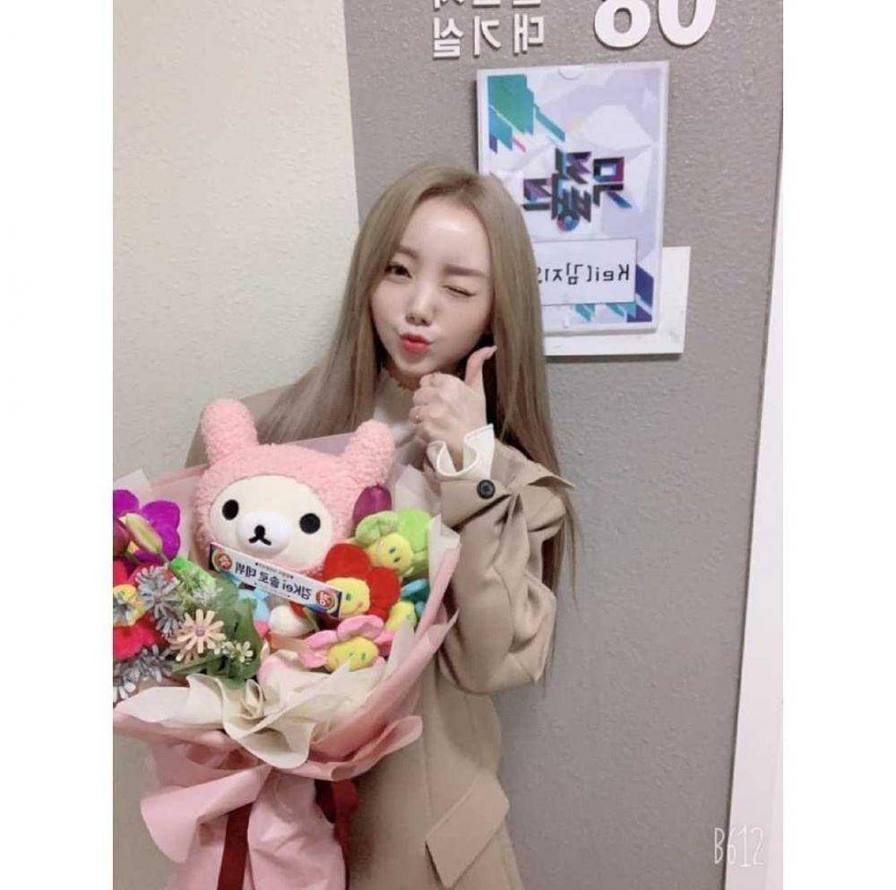 Kei Lovelyz (instagram.com/official_lvlz8_)