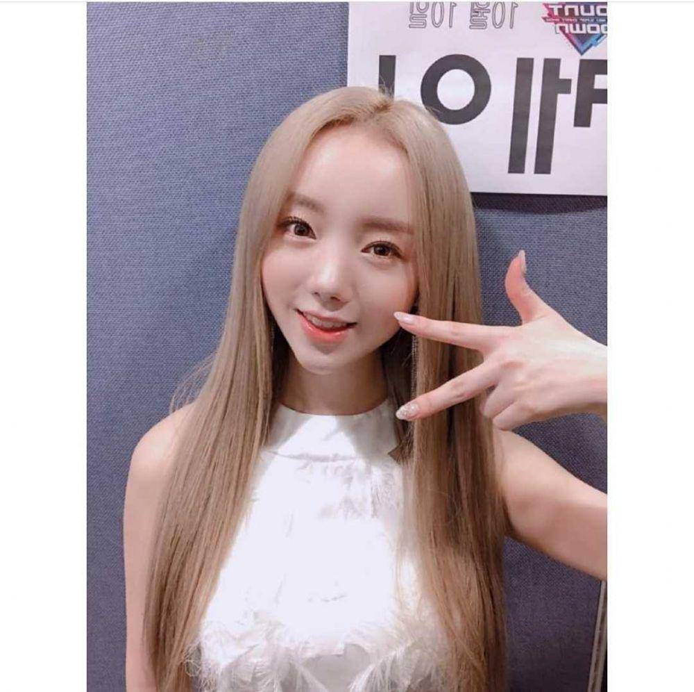 Kei Lovelyz (instagram.com/official_lvlz8_)