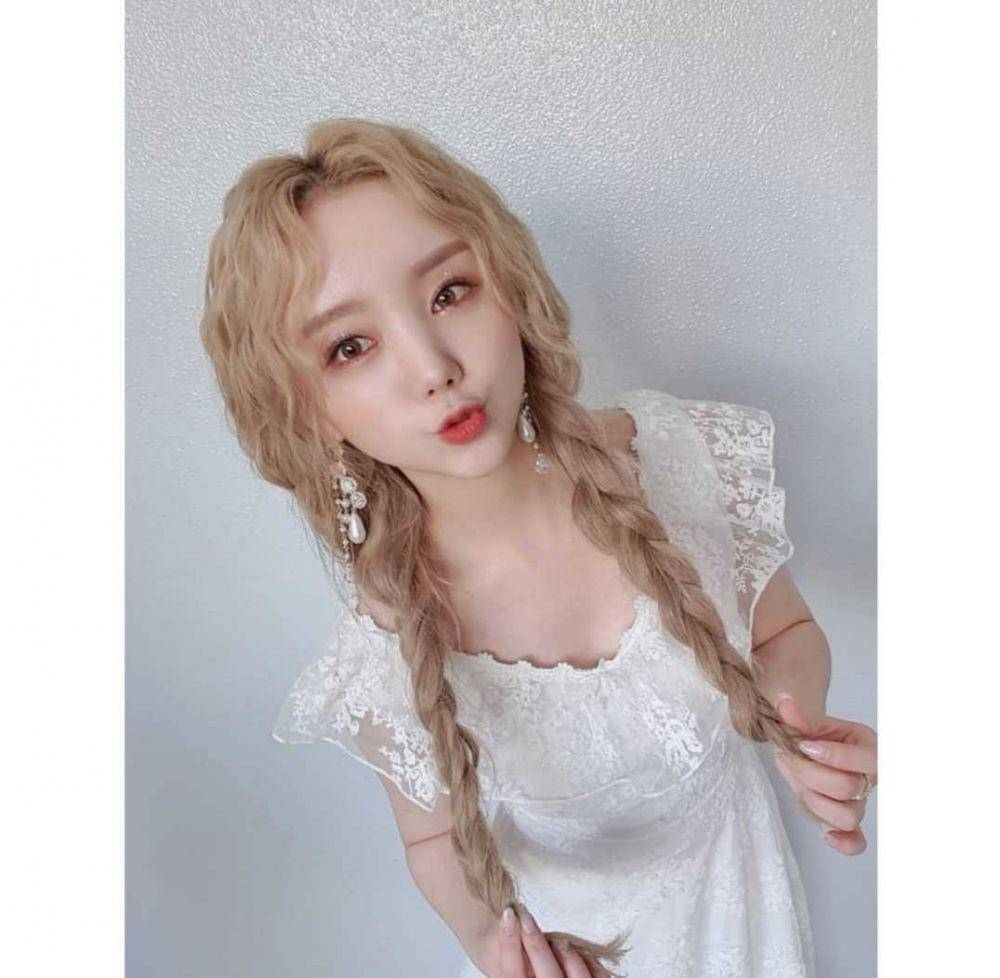 Kei Lovelyz (instagram.com/official_lvlz8_)