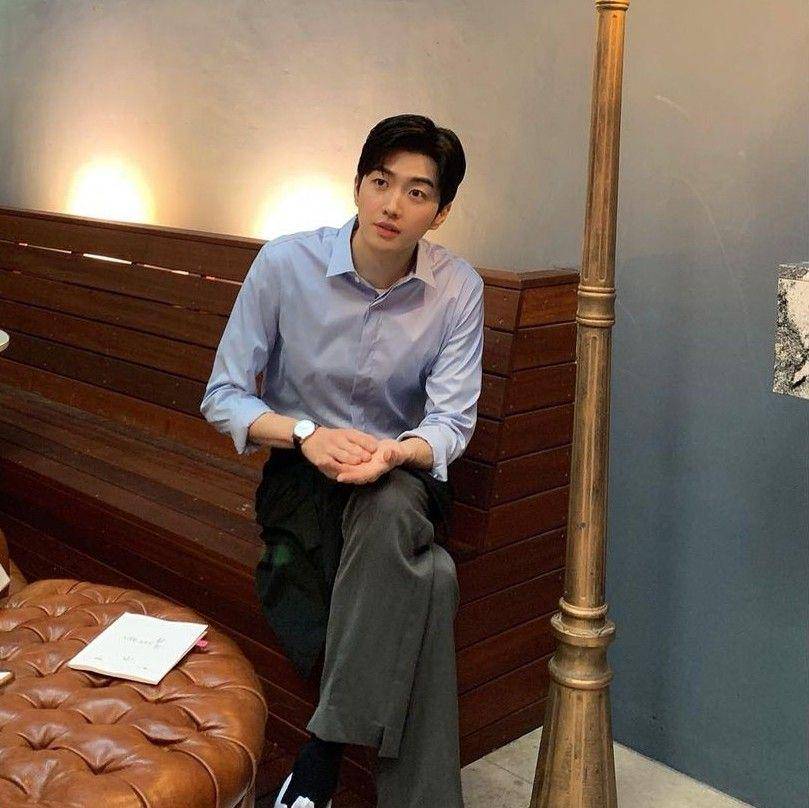 Kang Hoon (instagram.com/khoonyy)