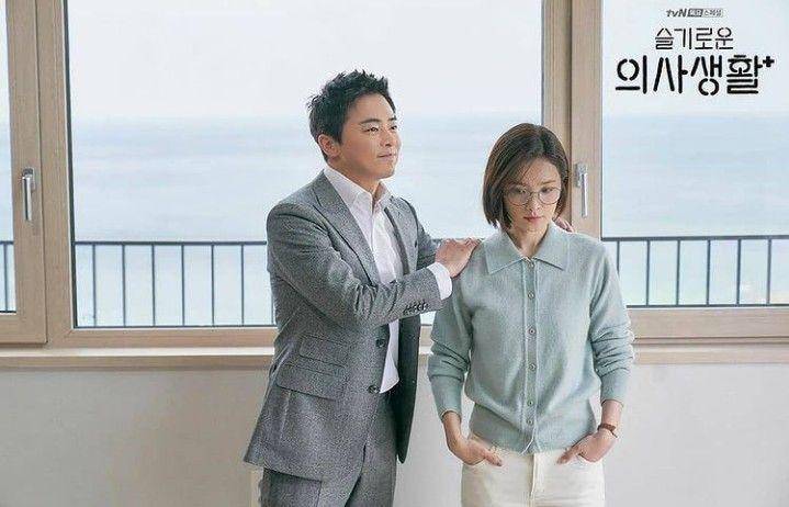 Jo Jung Suk dan Jeon Mi Do di Hospital Playlist (instagram.com/hospitalplaylist_official)