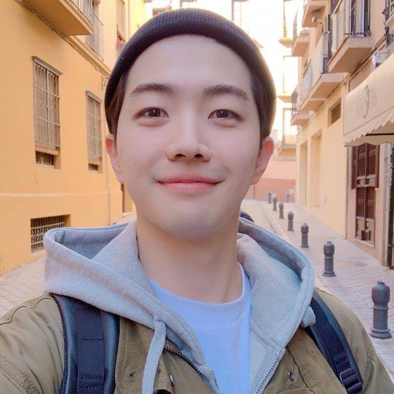 Kang Hoon (instagram.com/khoonyy)