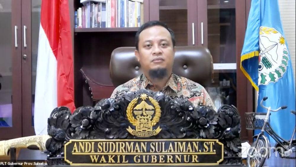 Plt Gubernur Sulsel Andi Sudirman Sulaiman memberi arahan pada siswa SMA saat pembukaan masa pengenalan lingkungan sekolah secara virtual, Senin (12/7/2021). YouTube Disdik Sulsel