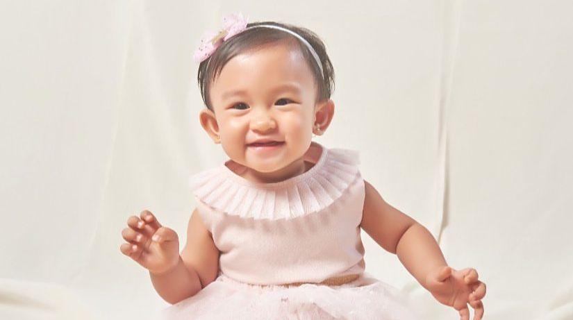 Menuju 1 Tahun, 10 Potret Bungsu Augie Fantinus yang Kian Menggemaskan