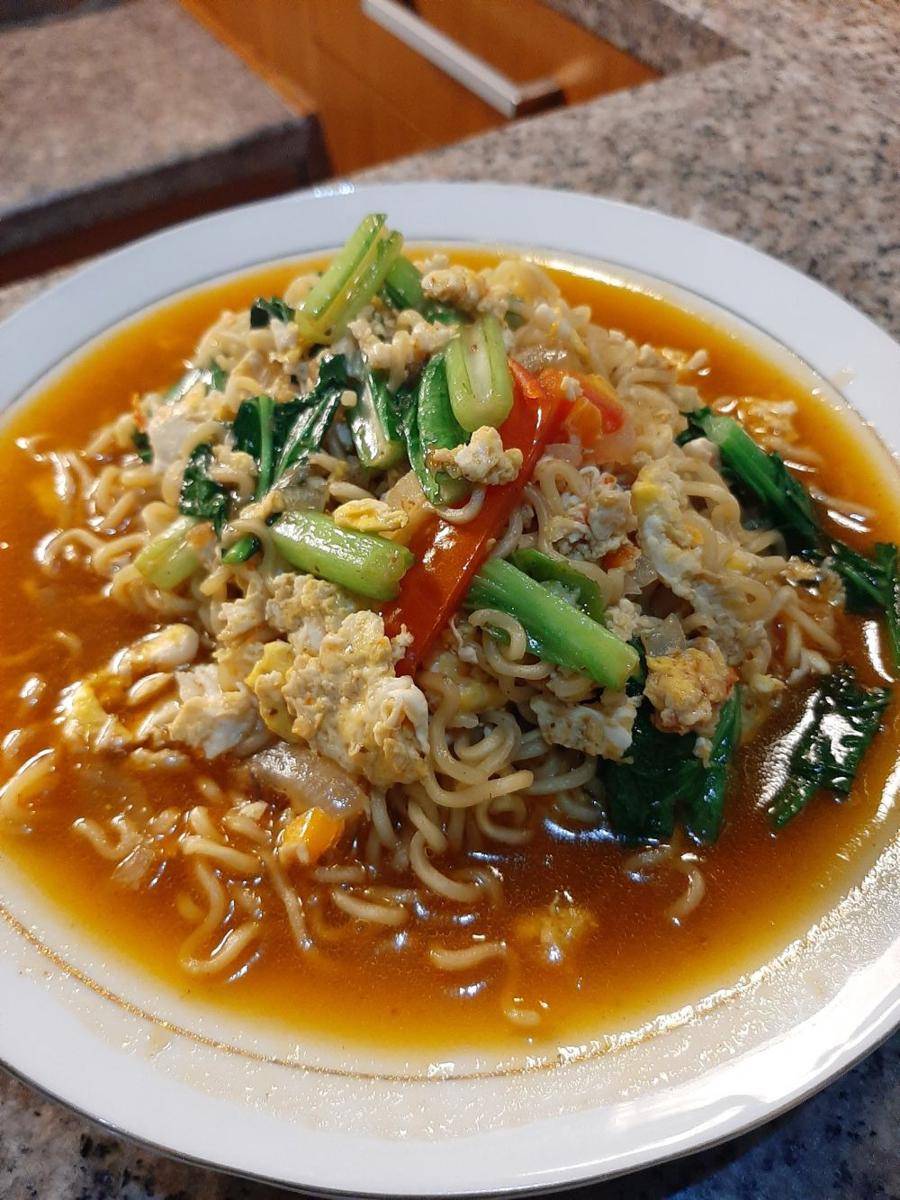 mie nyemek (Twitter.com/Vaiss)