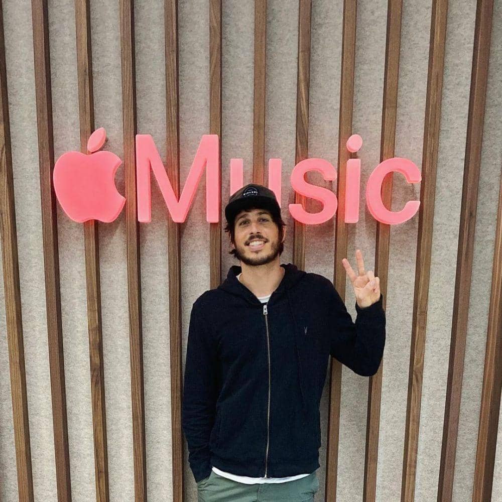 Morgan Evans (instagram.com/morganevansmusic)