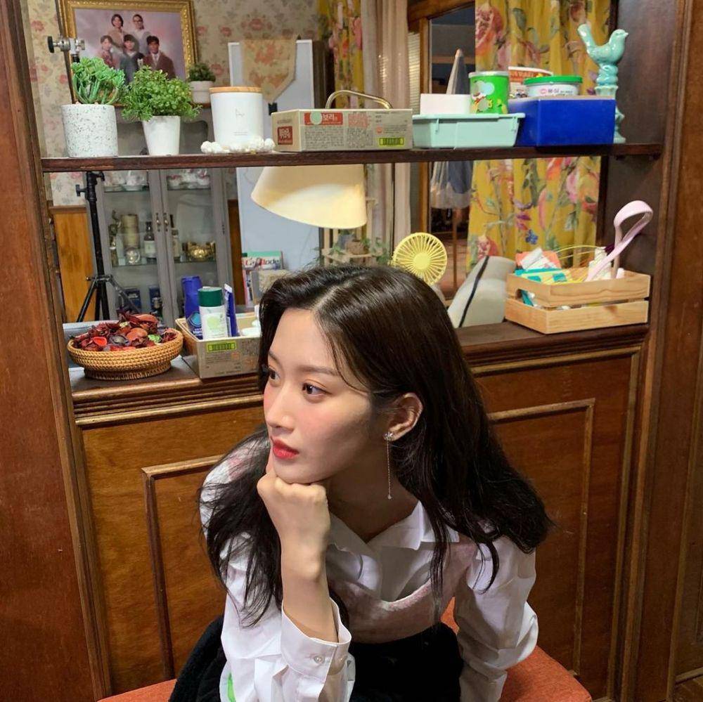 Moon Ga Young (instagram.com/m_kayoung)