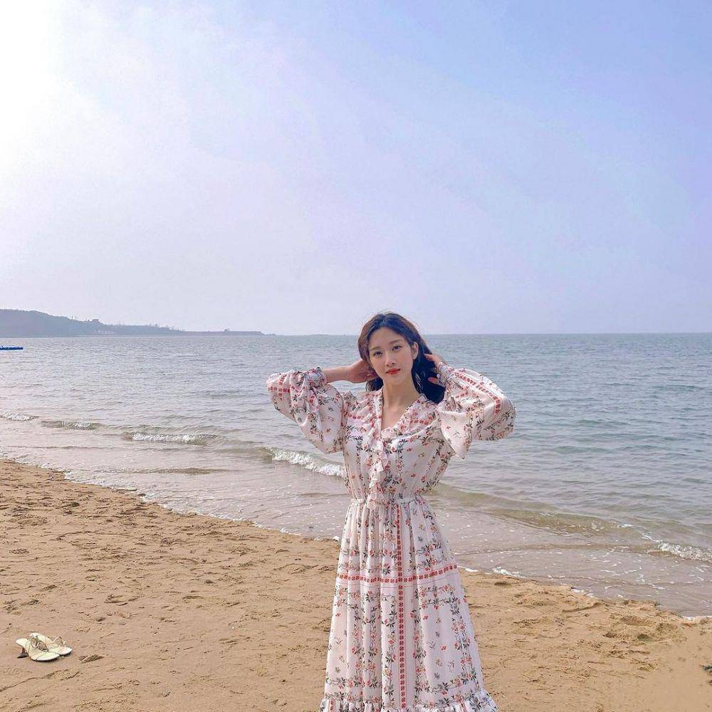 Moon Ga Young (instagram.com/m_kayoung)