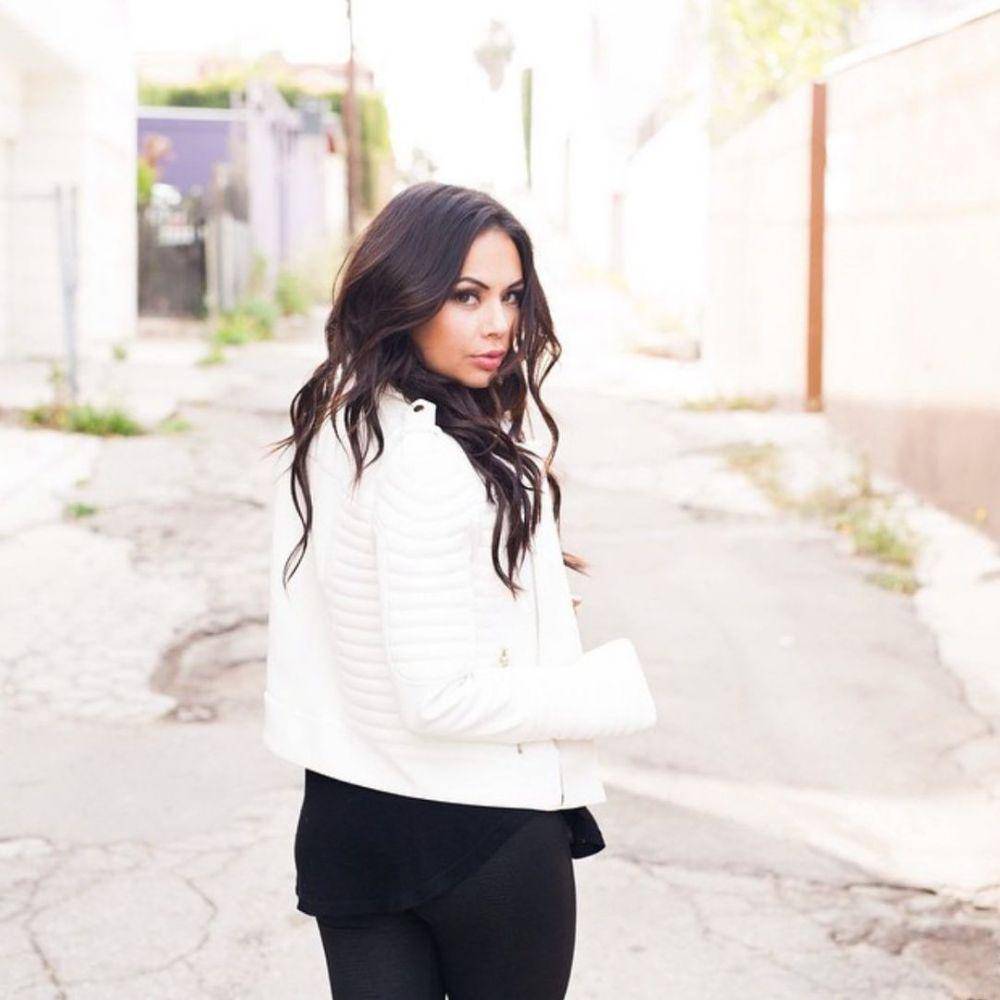 Janel Parrish (instagram.com/janelparrish)