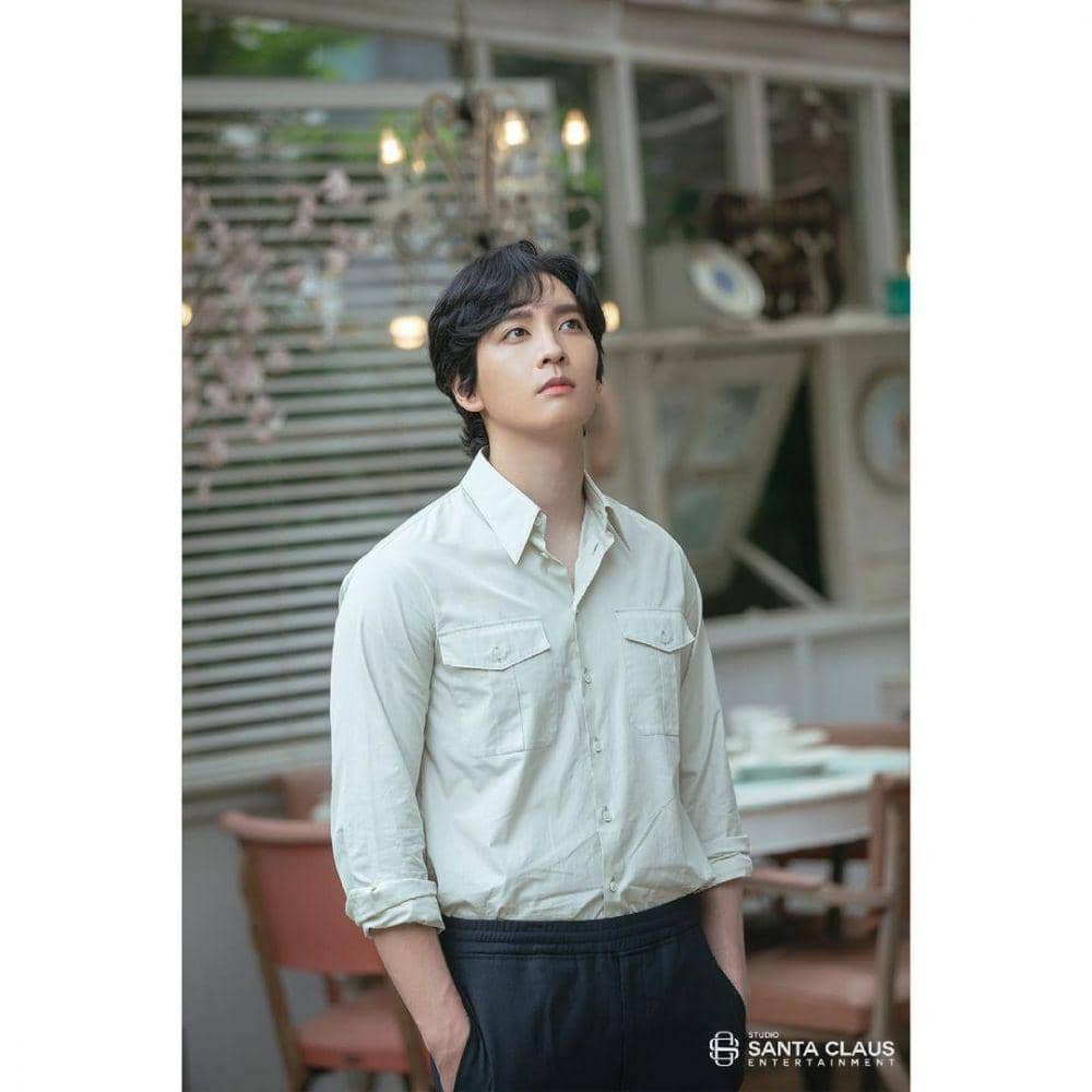 Choi Tae Joon (instagram.com/studiosantaent)