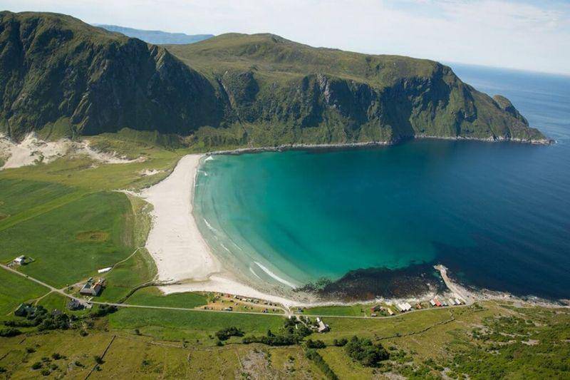 Pantai Hoddevik (youstaywildcampers.no)